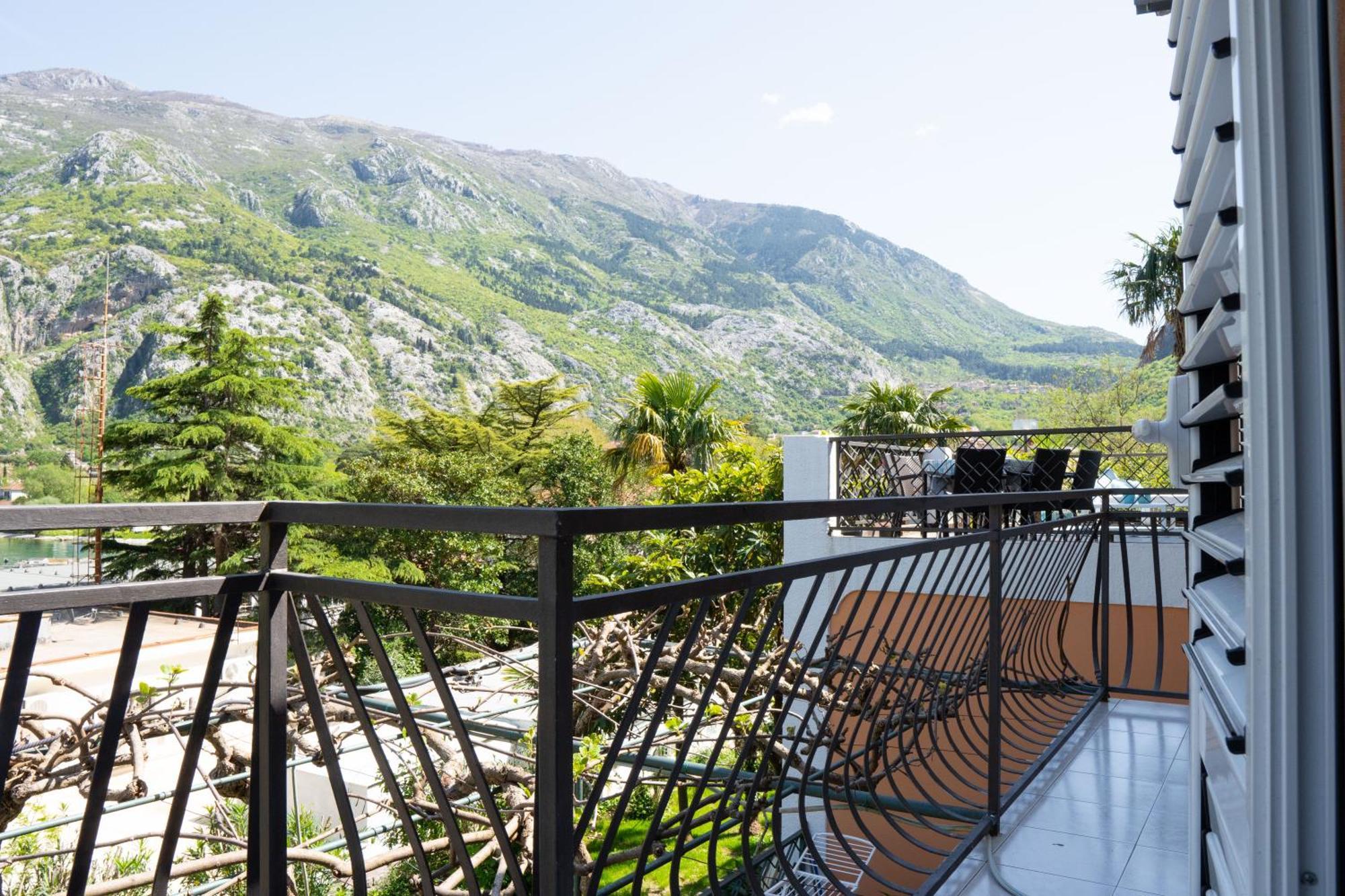M&B Apartment Kotor Eksteriør bilde